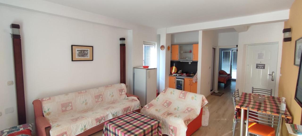 Apartments Vela - Pestani, オフリド エクステリア 写真